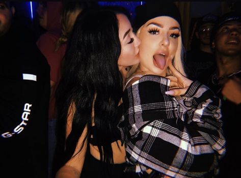 tana mongeau & noah cyrus Tana Mongeau Aesthetic, Soundcloud Era, Room Collage, Tana Mongeau, Faking It, Try Guys, Noah Cyrus, Joey Graceffa, Hugh Hefner