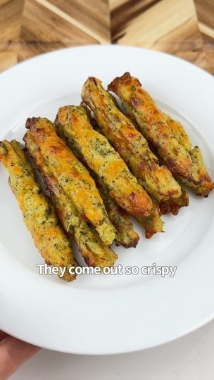 Broccoli Fries, Parmesan Eggs, Crispy Broccoli, Buffalo Chicken Casserole, Best Keto Diet, Broccoli Florets, Low Carb Meals Easy, Diet Help, So Yummy