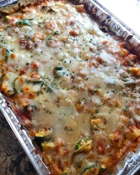 Zucchini And Goat Cheese Recipes, Easy Crowd Dinner Ideas, What To Do With Overgrown Zucchini, Shredded Chicken And Veggies, Chicken Squash Recipes, Zucchini Recipes Casserole, Chicken Zucchini Recipes, Chicken Zucchini Bake, Meals Summer