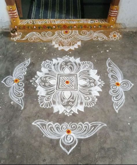 Alpona Design Square, Kolam For Competition, Short Rangoli, Square Rangoli, Lotus Muggulu, Geethala Muggulu, Dhanurmasam Muggulu, Lotus Kolam, Easy Rangoli Designs Videos