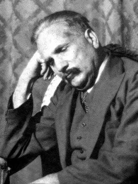 Iqbal Allama Iqbal Pictures Hd, Allama Iqbal Pic, Prague Photos, People Of Pakistan, Art Haus, Dead Poet Society, Chair Design Wooden, Mohammed Ali, Iqbal Poetry