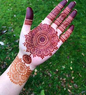 Stylish, Simple, Easy Mehndi Designs for Girls Front & Back Hand | Wallpaper DP Hand Mehndi Design Simple, Front Hand Mehndi Design, Front Hand Mehndi, Mehndi Design Simple, Front Mehndi Design, Red Henna, Hand Mehndi Design, Mehndi Designs 2018, Mehndi Design Pictures