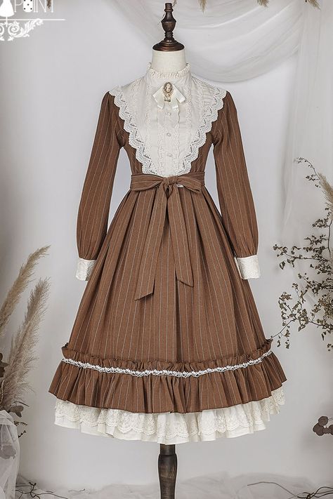 Old Classic Style, Victorian Era Dresses, Op Dress, Classic Lolita, Old Fashion Dresses, Old Dresses, Kawaii Dress, Fantasy Dress, Historical Dresses