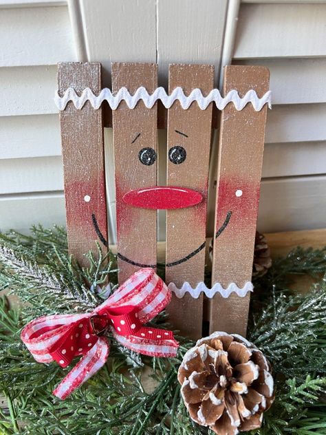 Dollar Tree Pallet Crafts Christmas, Dollar Tree Pallet Crafts, Dollar Tree Gingerbread, Gingerbread Diy Crafts, Pallet Craft, Craft Fair Booth Display, Gingerbread Decor, Gingerbread Diy, Fair Booth