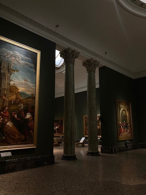 Milan Museum, Alternative Luxe, Sculpture Aesthetic, Pinacoteca Di Brera, Aesthetic Paintings, Gallery Aesthetic, Museum Photography, Museum Aesthetic, Art Aesthetics