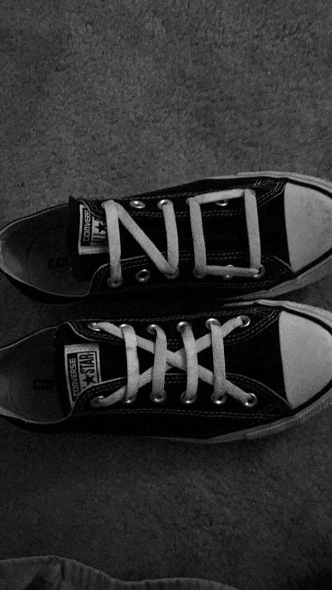 Ways To Make Your Shoe Laces Look Cool, Cool Shoe Lace Patterns For Boots, Converse Shoe Laces Ideas Low Top, Ways To Do Laces, Fun Ways To Tie Converse Laces, Cool Ways To Lace Converse High Tops, Converse Shoelaces Ideas High Tops, Different Ways To Tie Laces, Converse Shoe Tie Ideas