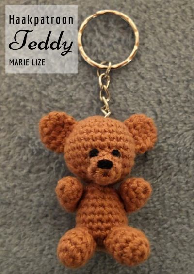 Haakinformatie | Haakpatroon Teddy • Beer Sleutelhanger haken • Haakinformatie Mini Teddy Bear Crochet Pattern, Knit Keychain, Teddy Keychain, Ravelry Free Patterns, Kat Haken, Mini Teddy Bears, Keychain Pattern, Crochet Bear Patterns, Knitted Teddy Bear