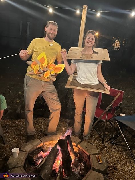 S’mores Costume Group, Camping Costumes Ideas, Bonfire Halloween Costume, S’mores Family Costume, Campfire Halloween Costume, S’more Halloween Costumes, Camper Costume Ideas, Smores Costume Diy, S’mores Costume Diy