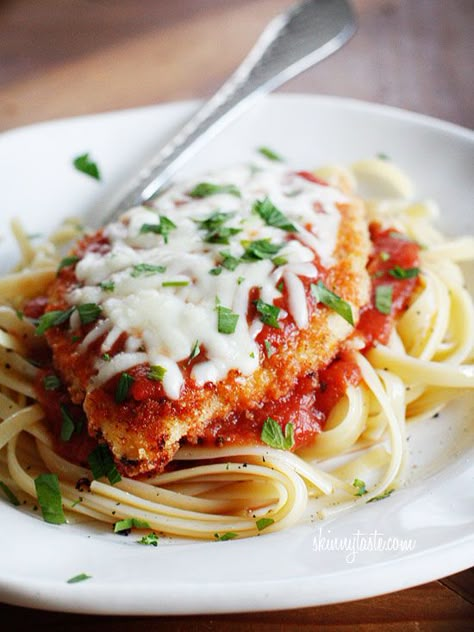 Baked Chicken Parm Foodgawker Recipes, Chicken Parmesan Recipe Baked, Breaded Chicken Cutlets, Baked Chicken Parmesan, Chicken Parm, Fettuccine Alfredo, Skinny Taste Recipes, Think Food, Breaded Chicken