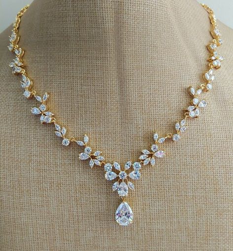 Check out this item in my Etsy shop https://www.etsy.com/ca/listing/1063224682/cubic-zirconia-wedding-setpear-drop Bridal Pendant Necklace, Jewelry For Bride, Bridal Pendant, Pear Shaped Pendant, Wedding Jewelry For Bride, Flower Motifs, Dress Indian, Zircon Jewelry, Cz Jewelry