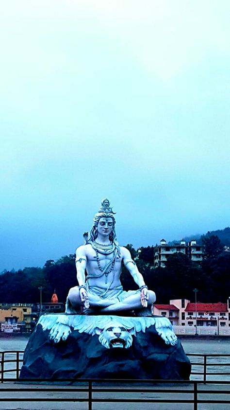 Lord Shiv Statue @ Rishikesh Parmarth Niketan Shiv Pic, Shiv Pics, Jay Mahadev, Mahadev Images, Mahadev Photo, Bike Rider Photography, Temple Painting, Lord Shiv, Punjabi Wedding Couple