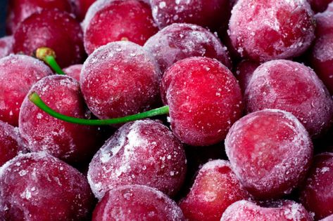 Grabbing some quick frozen foods but want to make a healthy choice? Read this article to find out what to toss in your cart and what to skip while shopping. Nutrisystem Recipes, Freezing Fruit, Frozen Fruits, Frozen Cherries, Bulk Food, Healthy Shopping, Cherry Juice, Fresh Cherries, Dried Cherries