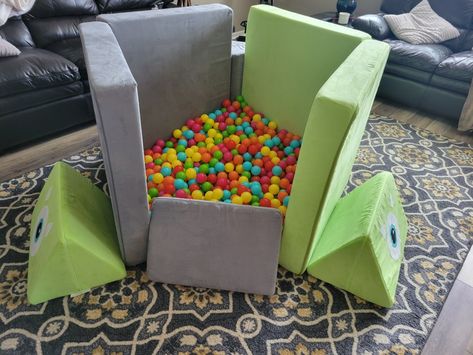 Nugget Ball Pit Build, Nugget Ball Pit, Nugget Builds, Nugget Ideas, Nugget Couch, Play Couch, Couch Ideas, Baby Play Activities, Ball Pit