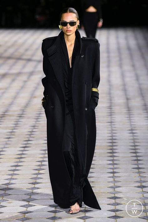 Ysl Runway, Saint Laurent Collection, All Black Fashion, Spring Summer 2023, Estilo Chic, New Rock, The Saint, All Black Outfit, Inspiration Mode