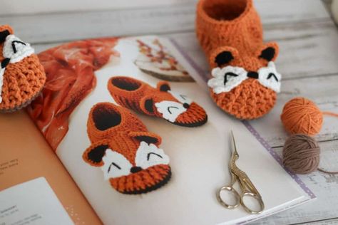 Honest book review of Crochet Animal Slippers | DIY crochet slippers for kids | best books for crochet lovers | beginner friendly crochet projects Toddler Slippers Crochet Free Pattern, Crochet Animal Slippers, Crochet Slippers For Kids, Slippers Diy, Diy Crochet Slippers, Slippers For Kids, Beginner Friendly Crochet, Diy Slippers, Crochet Book