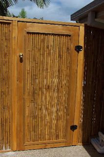 Noosa Custom Lattice & Bamboo: Doors & Gates - Timber & Bamboo Bamboo Gate, Bamboo Door, Cedar Door, Pool Gate, Bamboo Diy, Outdoor Wood Projects, Timber Gates, Bow Wood, Bamboo House Design