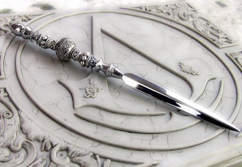 Pretty Knives, Letter Openers, Gothic Home, Letter Opener, Gothic Home Decor, Throne Of Glass, Story Inspiration, Assassins Creed, Narnia