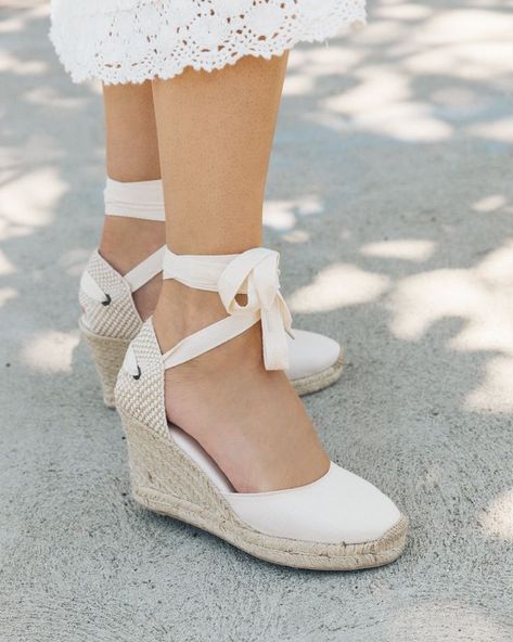 45 Espadrilles To Wear To Summer Weddings (And Beyond) Soludos Espadrilles, Fab Shoes, Dream Closets, Prom Heels, Fashion Closet, Shoe Shine, Wedge Espadrilles, Lace Up Wedges, Studded Heels