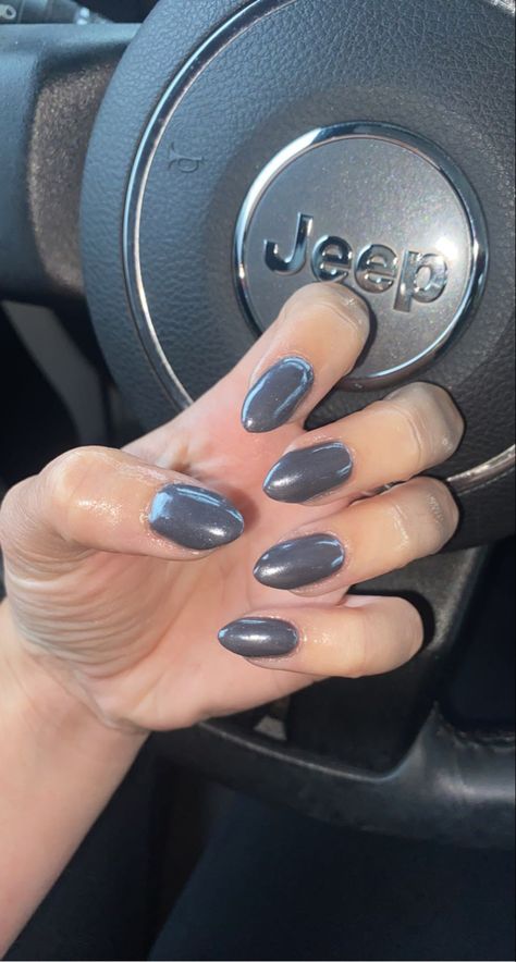 Chrome nails. Grey nails. Dip manicure. Fall Chrome. Fall. Grey Chrome Grey With Chrome Nails, Grey Nails Chrome, Grey Shimmer Nails, Chrome Grey Nails, Grey Nails With Chrome, Dark Grey Chrome Nails, Light Grey Chrome Nails, Gray Chrome Nails, Grey Chrome Nails