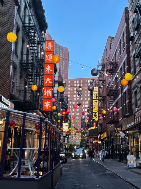 Chinese Town Aesthetic, Chinatown New York City, Nyc Chinatown Aesthetic, Chinatown Aesthetic, Nyc Chinatown, New York Chinatown, Chinatown New York, Little Italy Nyc, Tiger Style