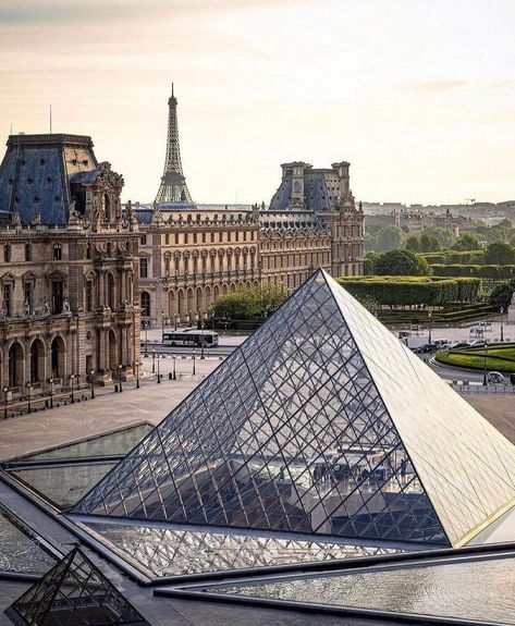 🇫🇷 PARIS FRANCE OFFICIAL’s Instagram post: “⚜️ Paris through the eyes of Marc Nouss. Follow this photographer. Many compliments for this breathtaking image. ⚜️ Tag…” Europe Life, Paris France Photos, Louvre Pyramid, Eiffel Tower Photography, Paris Architecture, Paris France Travel, French Paris, Parisian Life, Paris Images