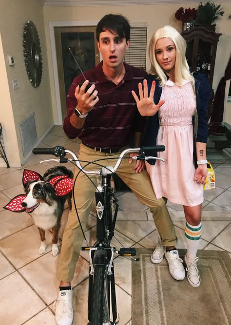 #strangerthings #halloweenmakeup #halloween #halloweencostumes #eleven #mike #demogorgon #demodog #outfits #outfitideas Disfraces Stranger Things, Stranger Things Halloween Costume, Eleven Mike, Easy Couple Halloween Costumes, Blonde Halloween Costumes, Unique Couple Halloween Costumes, Diy Couples Costumes, Stranger Things Costume, Best Couples Costumes