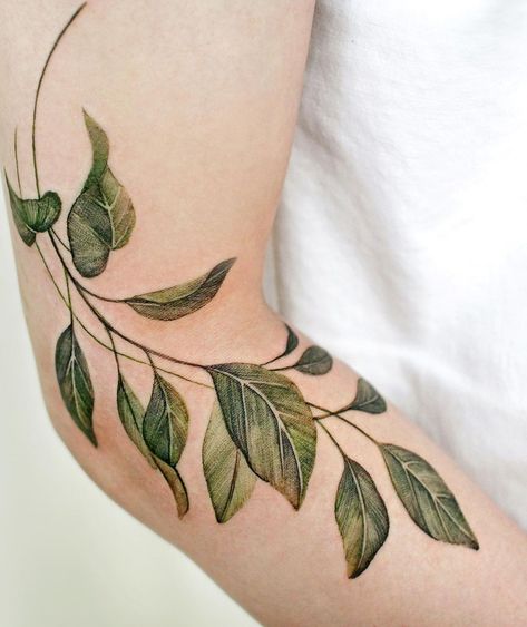 What do you think of this leaf tattoo? 🌿 📷ch.tattoo.ahn . #leaftattoo #inkaddict #leaf #leaves #hippietattoo #bohotattoo #hippietattoos Green Tattoo Ideas, Elven Tattoo, Green Tattoo Ink, Hippie Tattoos, Green Tattoo, Fingerprint Tattoos, Mastectomy Tattoo, Green Tattoos, Hippie Tattoo