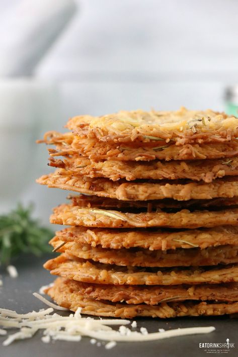 Parmesan Chips, Parmesan Crisps, Cheese Crisps, Rosemary Garlic, Game Snacks, Vegan Parmesan, Easy Cheesy, Garlic Parmesan, Vegan Treats