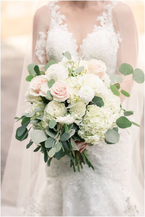 White Hydrangea Bridal Bouquet, Hydrangeas Garden, Romantic Bridal Bouquet, Hydrangea Bridal Bouquet, Bouquet Eucalyptus, Hydrangea Bouquet Wedding, Blush Bridal Bouquet, Bridal Bouquet Pink, Rose Bridal Bouquet