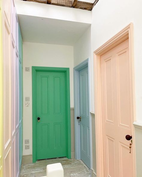 Paint Doors Interior, Painted Bedroom Doors, Idea Of Painting, Hallway Doors, Painted Hallway, Hallway Paint, Upstairs Landing, Ice Cream Parlour, Seaside Apartment