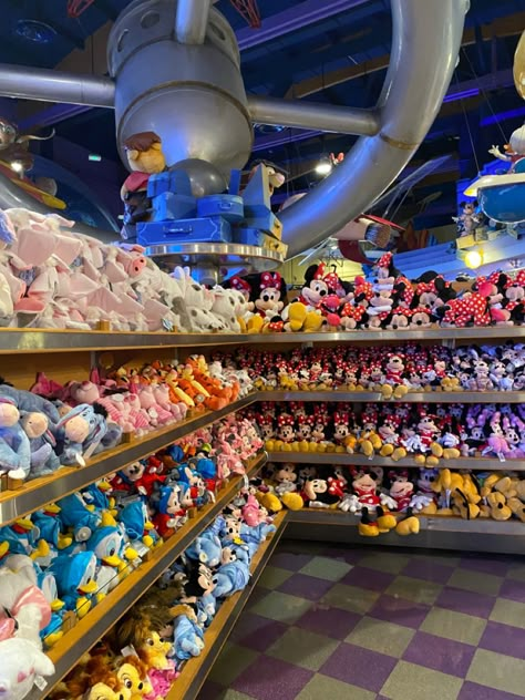 Disneyland Paris Shops, Disneyland Toys, Disney 2025, Disney World Packing, Disney Marathon, Disney Cruise Ships, Disney Lifestyle, Disney Souvenirs, Disney Paris