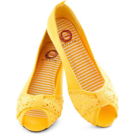 Saffron the Ball Flat ($30) ❤ liked on Polyvore Crochet Peep, Spring Shoes Women, Yellow Flats, Yellow Crochet, Trending Womens Shoes, Vintage Flats, Studded Heels, Yellow Shoes, Ring Oval