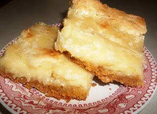 It's All About a Good Recipe: Neiman Marcus Cake (aka~ ooey gooey butter cake) Neiman Marcus Cake, Chess Bars, Chess Cake, Ooey Gooey Butter Cake, Gooey Bars, Old Cookbooks, Gooey Butter Cake, Lemon Cake Mixes, Bar Recipe