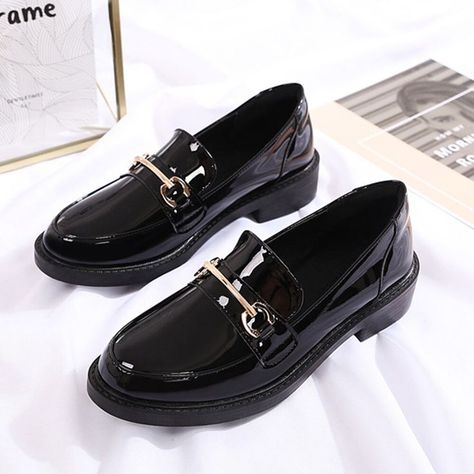 Color: Black Type: Loafers Closure Type: Slip-On Heel Type: Flat Heel Height: 1-3cm In Flat Toe Type: Round Pattern: Solid Design Element: Metal Upper Material: PU Style: Casual Outsole Material: Rubber Structure: Slip-On Occasion: Casual Function: Antiskid, Soft, Hard-wearing Season: Summer, Autumn, Spring Soft Loafers, Office Shoes Women, Types Of Heels, Loafers Online, Comfort Color, Flats For Sale, Leather Flats, Black Flats, Loafer Shoes