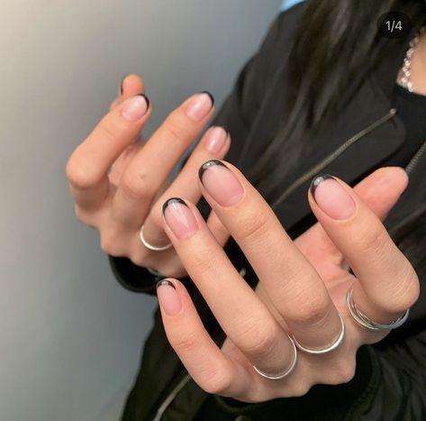 Simple Gel Overlay Nails, Round Nails Black Tips, Black Tip Gel Nails, Short Round Black French Tip Nails, Short Round Gel Nail Designs, French Tip Small Nails, Rounded Black French Tip Nails, Short Black Tip Nails, French Overlay Nails