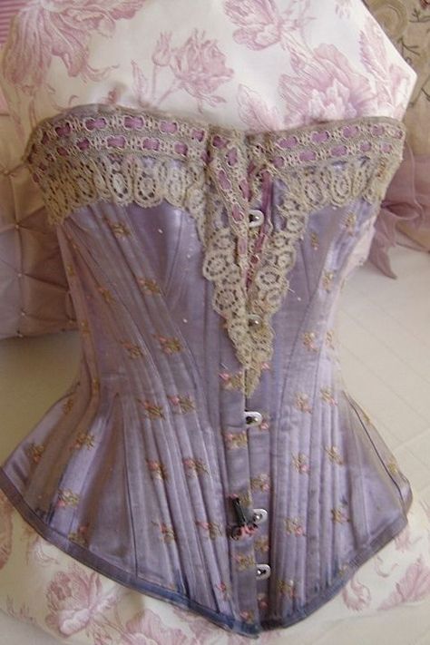 Very dainty lavender silk corset. Purple Wedding Corset, Lavender Corset, Lilac Corset Top, Luxury Fitted Purple Corset, Purple Underbust Corset, Edwardian Corsets, Lavender Silk, Victorian Corset, Corsets