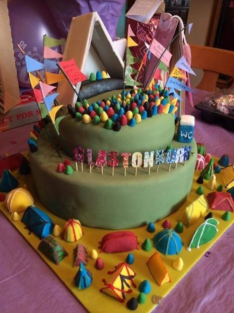 Glastonbury Festival Party Ideas, Festival Themed Cake, Festival Cake Ideas, Glastonbury Party, Festival Birthday Cake, Music Wedding Cakes, 21st Bday Cake, Hippie Cake, Festival Cake