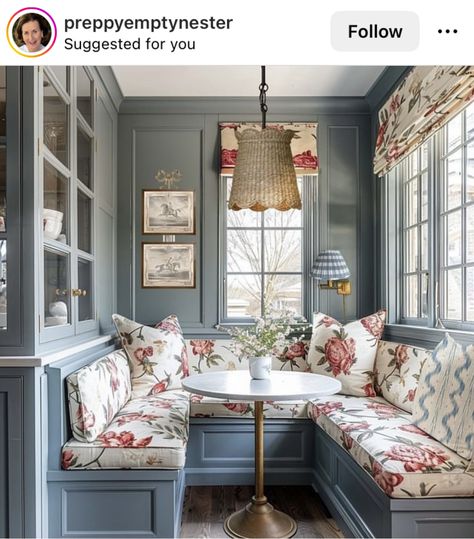 Breakfast Nook Against Wall, Classic Breakfast Nook, Built In Eating Nook, Art Deco Breakfast Nook, Eating Nook In Kitchen, Upholstered Breakfast Nook, Kitchen Corner Nook, Dining Nook Ideas, Breakfast Nook In Kitchen