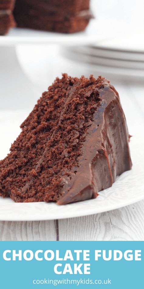 Mary Berry Chocolate Cake, Mary Berry Recipes Baking, Mary Berry Cakes, Chocolate Fudge Cake Recipe, British Bake Off Recipes, Fudge Cake Recipe, Easy Chocolate Fudge, Mary Berry Recipe, Cake Cooking