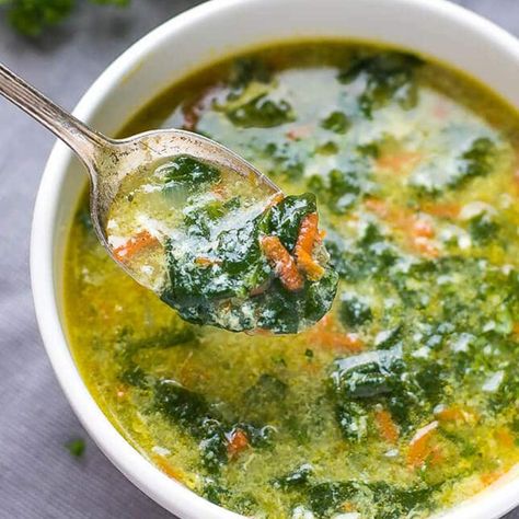 Easy Spinach Soup, Soup Recipes Indian, Easy Soup Recipes Healthy, Spinach Soup Recipe, Fat Burning Soup, Low Calorie Soup, Egg Drop Soup, Spinach Egg, Spinach Soup