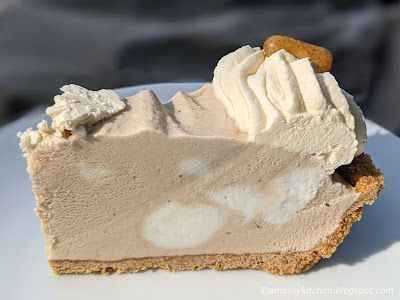 Root Beer Float Freezer Pie, Root Beer Pie, Root Beer Float Pie, Types Of Pie, Chocolate Pudding Cake, Coconut Cream Pie Recipes, Chocolate Cream Pie, Root Beer Float, Coconut Cream Pie