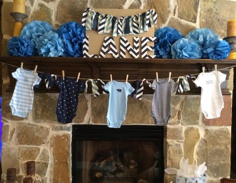 Onesie Garland Boy, Baby Shower Mantle Decor, Angel Baby Shower, Party Hosting, Burlap Canvas, Sprinkle Baby Shower, Shower Basket, Baby Shower Decorations For Boys