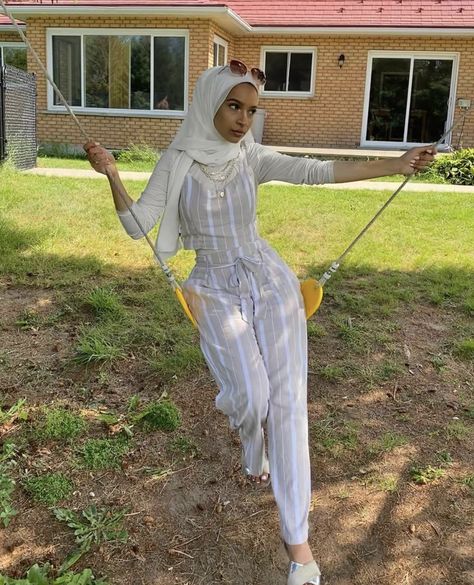 Hijab Fashion Inspiration, Married Woman, Brown Aesthetic, Hijab Outfit, Cute Fits, Modest Outfits, Hijab Fashion, Modest Fashion, Pretty Outfits