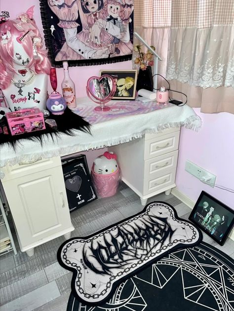 Pink And Black Room Aesthetic Grunge, Black And Pink Goth Room, Goth Pink Bedroom, Pink Goth Home Decor, Pastel Goth Gaming Setup, Pink Black Room Aesthetic, Kawaii Goth Bedroom, Black And Pink Gaming Setup, Black And Pink Room Aesthetic