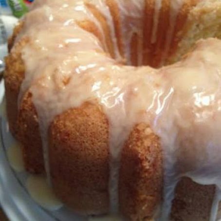 NEW ORLEANS POUND CAKE Recipe - (4.5/5) Louisiana Crunch Cake, Crunch Cake, Bundt Cakes Recipes, Pound Cake Recipes, Classic Desserts, Food Cakes, Gumbo, Bundt Cake, Pound Cake