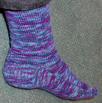 Knit Sock Pattern Free, Sock Pattern Free, Bond Knitting Machine, Knit Sock Pattern, Two Needle Socks, Knitting Needles Sherwin Williams, Knitted Socks Free Pattern, Knitting Needle Storage, Crochet Baby Socks