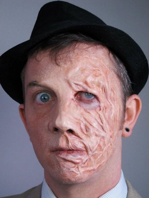 Stage Makeup Wounds, Gore Fx Makeup, Mouth Scar Reference Drawing, Prosthetic Makeup Special Effects, Burned Makeup, Burns Reference, Gore Sfx Makeup, Burn Reference, Horror Makeup Ideas Special Effects