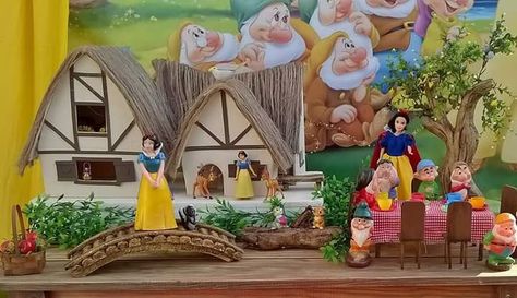 Snow White And 7 Dwarfs, Snow White And Seven Dwarfs, Backdrop For Birthday, Sette Nani, Snow White Party, 7 Dwarfs, Stage Decoration, Seven Dwarfs, Stage Decorations