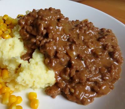 Hamburger Gravy Easy Hamburger Gravy, Hamburger Gravy Recipe, Hamburger Gravy, Easy Gravy Recipe, Fluffy Mashed Potatoes, Easy Hamburger, The English Kitchen, Beef Dinners, Beef Ground