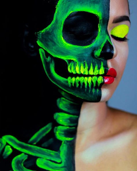 Black Light Skeleton Makeup, Uv Makeup Halloween, Glow In The Dark Skull Makeup, Glow In The Dark Halloween Makeup, Halloween Neon Makeup, Neon Halloween Makeup, Neon Skull Makeup, Easy Skeleton Makeup, Skeleton Face Makeup